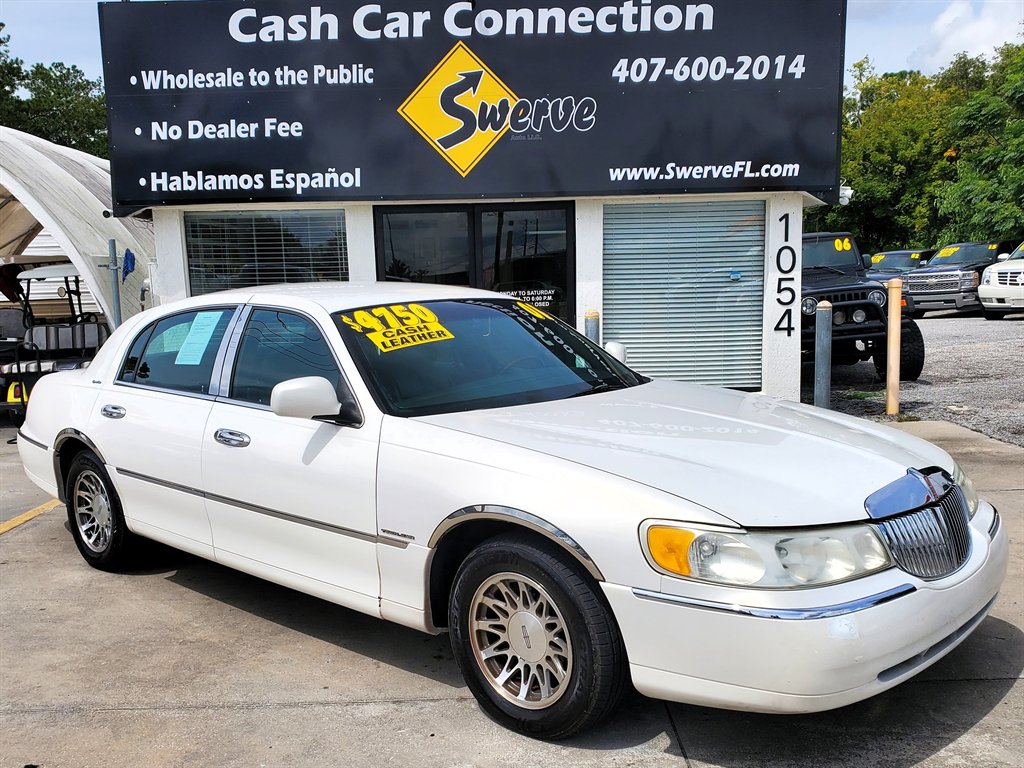 2001 Lincoln Town Car