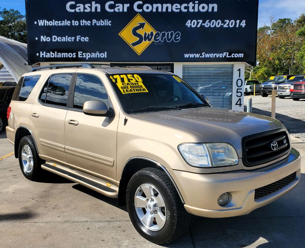 2004 Toyota Sequoia SR5's photo