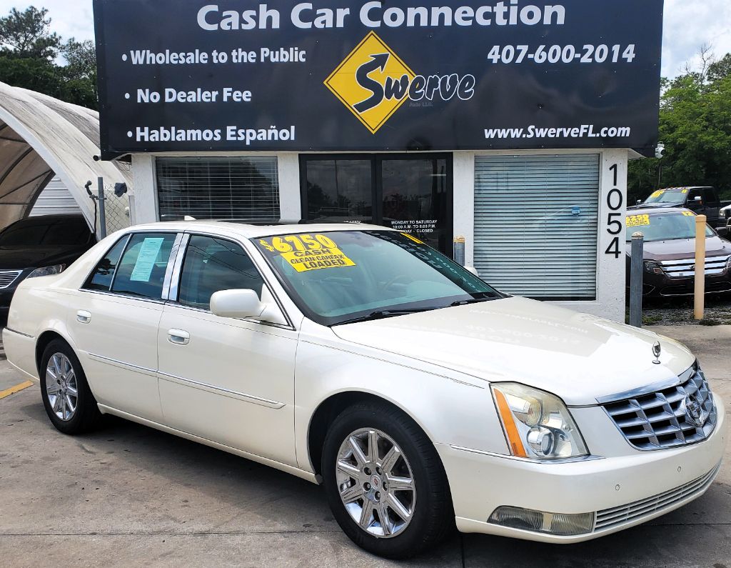 2011 Cadillac DTS Premium Collection's photo