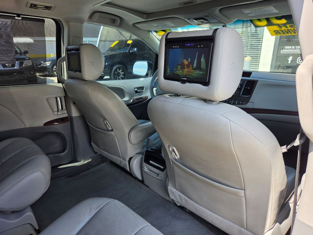 2012 Toyota Sienna XLE - Photo 39