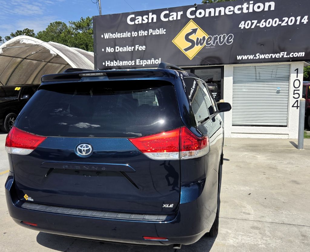 2012 Toyota Sienna XLE - Photo 9