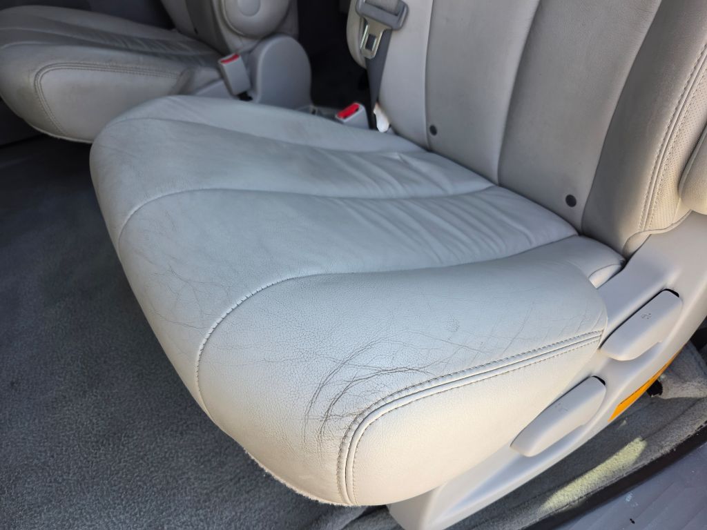 2012 Toyota Sienna XLE - Photo 26