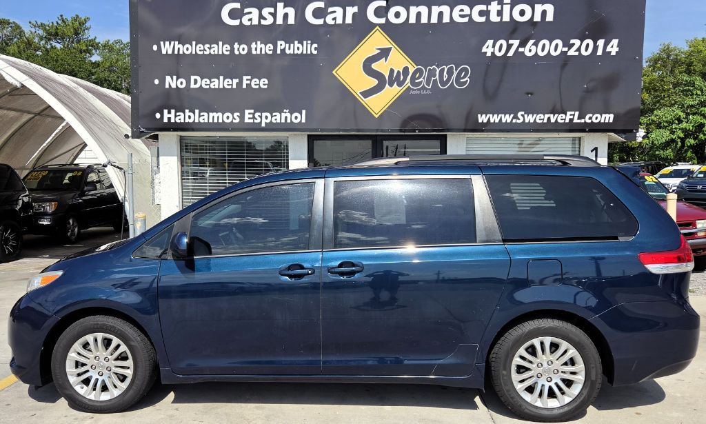 2012 Toyota Sienna XLE - Photo 7