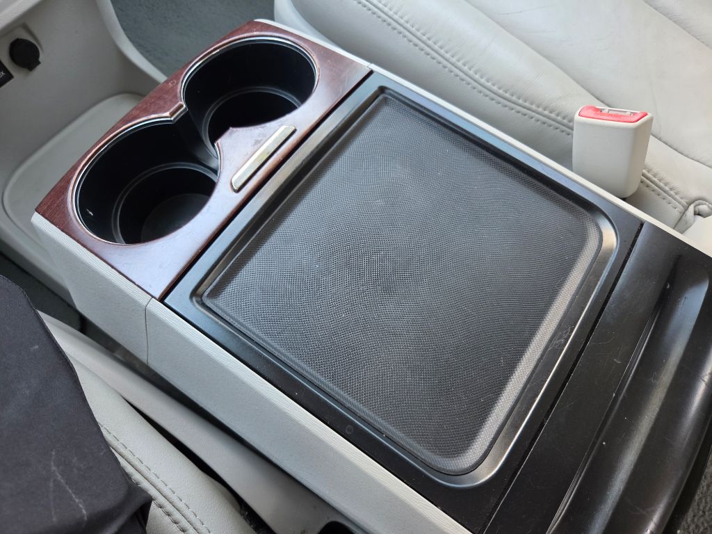 2012 Toyota Sienna XLE - Photo 23