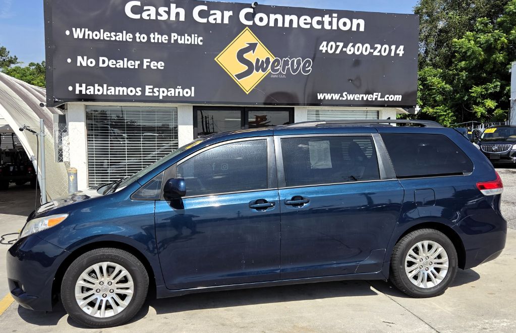 2012 Toyota Sienna XLE - Photo 8