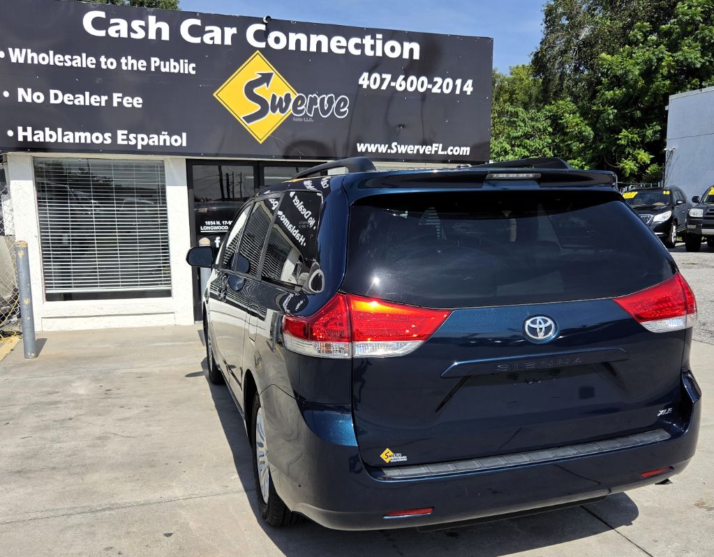 2012 Toyota Sienna XLE - Photo 11