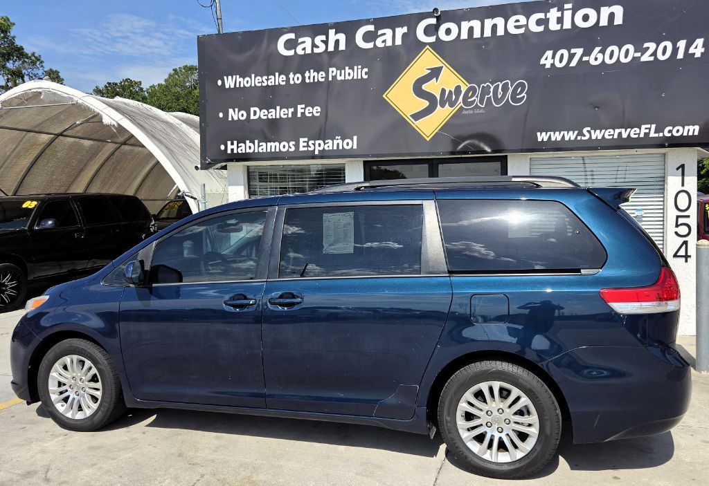 2012 Toyota Sienna XLE - Photo 6