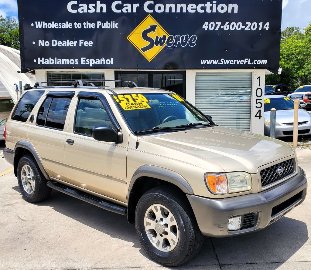 2001 Nissan Pathfinder LE 4AT's photo