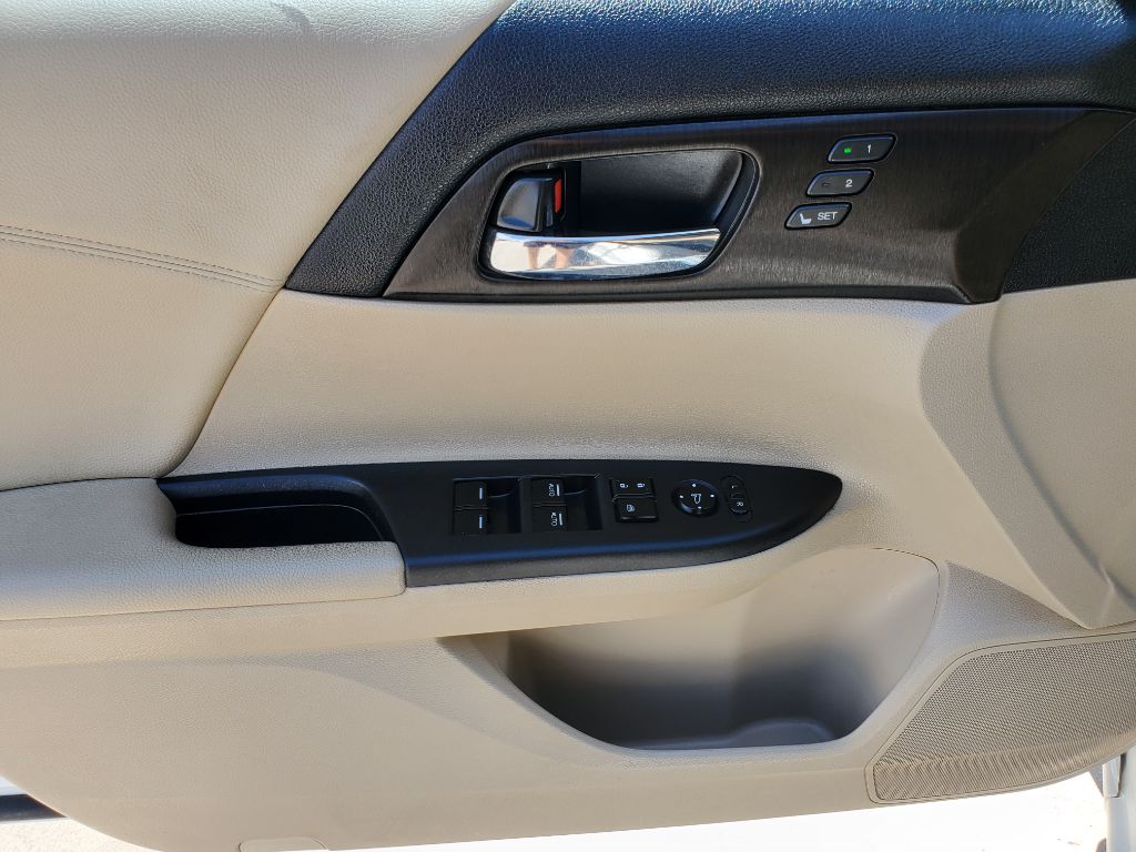 2015 Honda Accord EX-L - Photo 14
