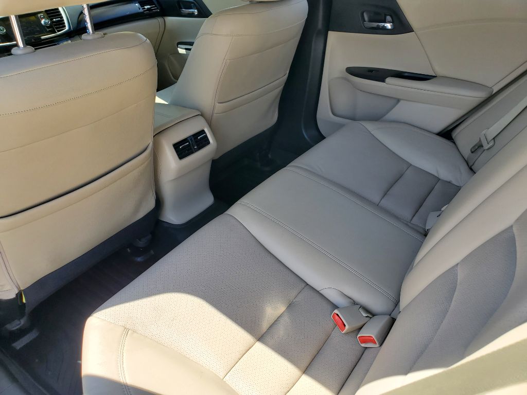 2015 Honda Accord EX-L - Photo 28