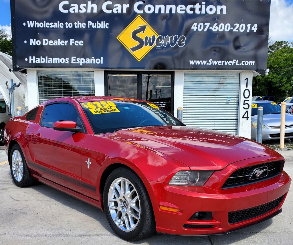 2013 Ford Mustang V6 Premium's photo